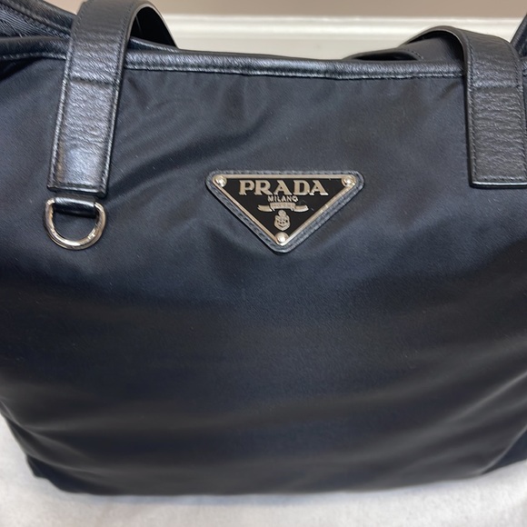 Prada Nylon tote bag - Picture 2 of 10